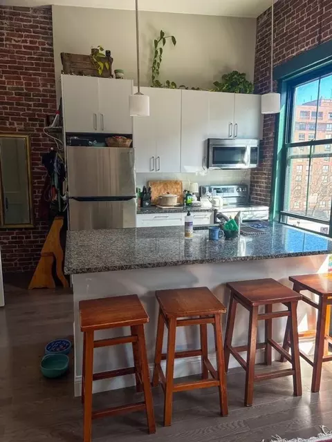 154 Main St, Worcester, MA 01608