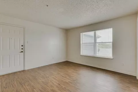 250 Pennsylvania Ave, Fort Worth, TX 76104 photo 16