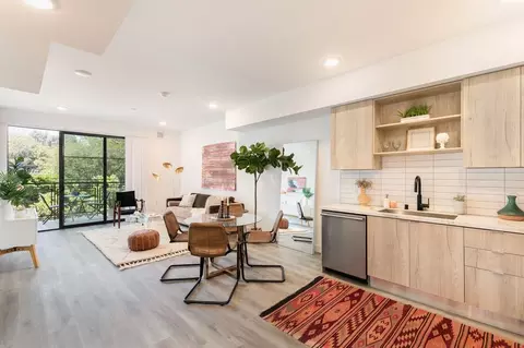 3160 Riverside Dr, Los Angeles, CA 90027