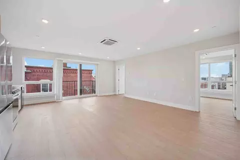 922 N Broad St, Philadelphia, PA 19130