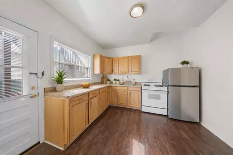 1810 E 7th St, Long Beach, CA 90813 photo 2