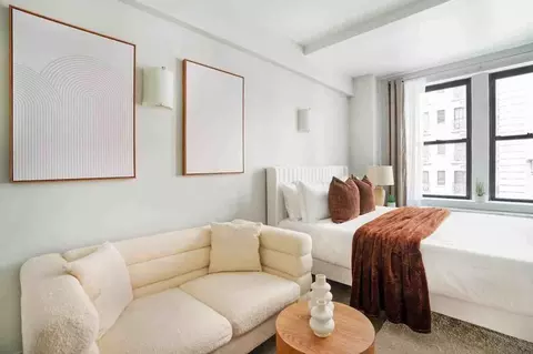 240 W 73rd St, New York, NY 10023