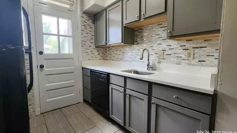 1038 Sanford Ave, Saint Louis, MO 63139