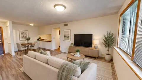4915 Todd Dr, Ames, IA 50014
