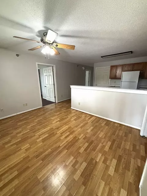 921 W 20th St, Cedar Falls, IA 50613