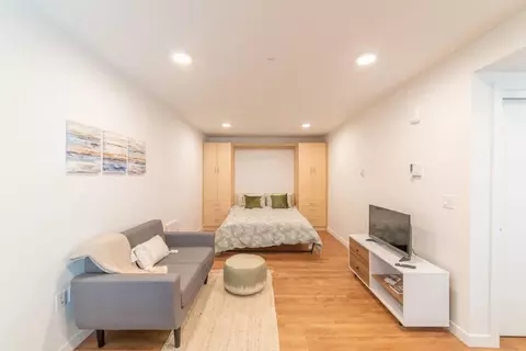 1146 Harrison St, Seattle, WA 98109