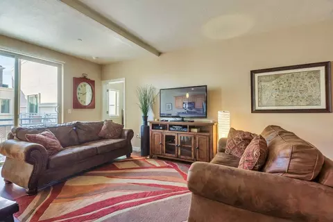 606 W South Temple St, Salt Lake City, UT 84104