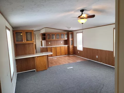10326 Old Leo Rd, Fort Wayne, IN 46825