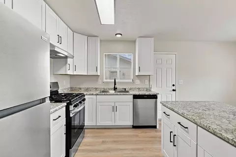1143 1145 Lebrun Ln A-b #1143-1143, Redding, CA 96002