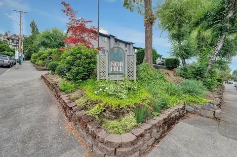 2405 2431 Nw Irving St, Portland, OR 97210