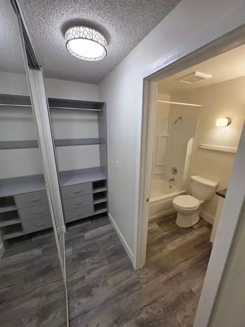 2405 2431 Nw Irving St, Portland, OR 97210