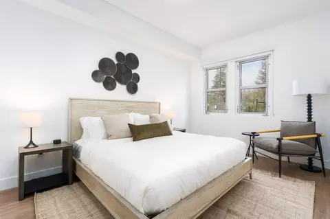 Oak Grove Ave, Menlo Park, CA 94025