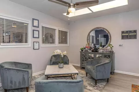807 S Main St, Euless, TX 76040 photo 3