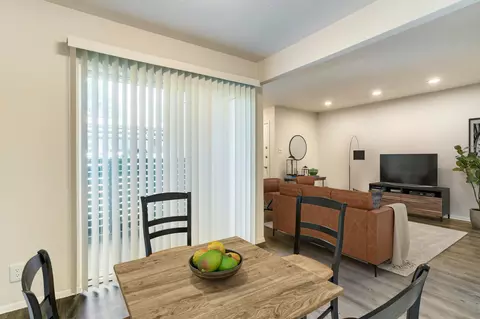 807 S Main St, Euless, TX 76040 photo 6