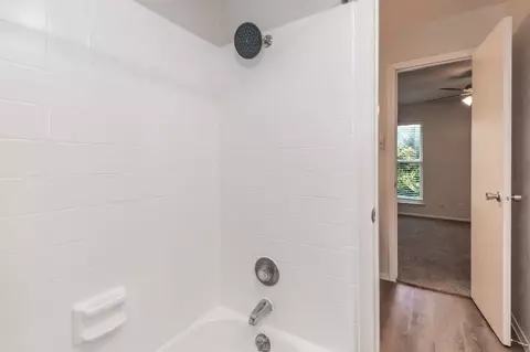 807 S Main St, Euless, TX 76040 photo 6