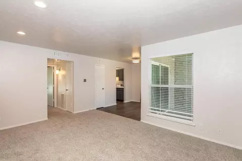 807 S Main St, Euless, TX 76040 photo 29
