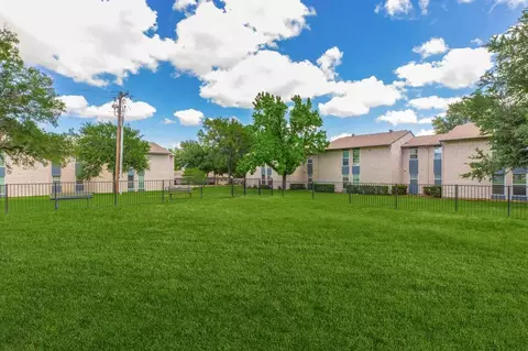 807 S Main St, Euless, TX 76040 photo 39