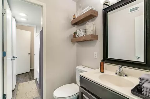807 S Main St, Euless, TX 76040 photo 14
