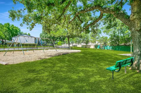 807 S Main St, Euless, TX 76040 photo 18