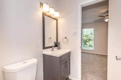 807 S Main St, Euless, TX 76040 photo 31