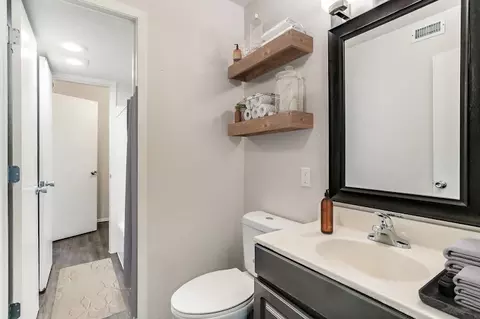 807 S Main St, Euless, TX 76040 photo 13