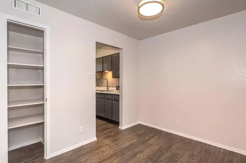 807 S Main St, Euless, TX 76040 photo 24