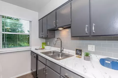 807 S Main St, Euless, TX 76040 photo 19