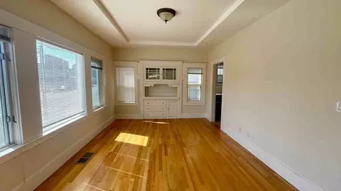 336 40th St, Oakland, CA 94609