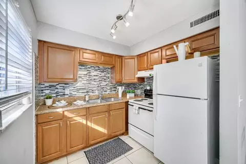11716 N 58th St, Temple Terrace, FL 33617