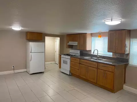 1052 48th St, Emeryville, CA 94608