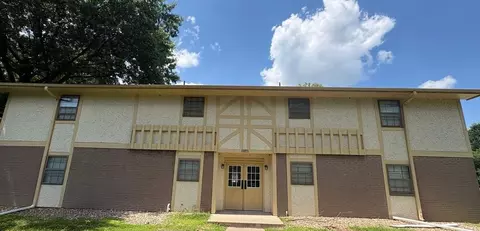3536 Tudor Dr, Leavenworth, KS 66048