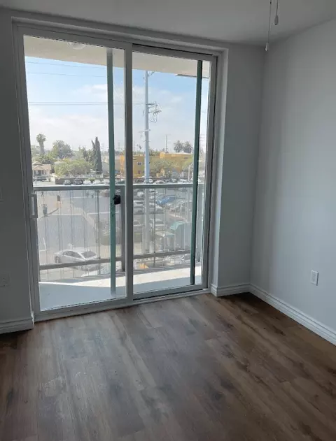 321 E Florence Ave, Los Angeles, CA 90003 photo 3