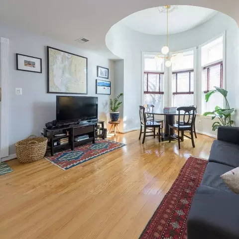 1425 P St NW, Washington, DC 20005 photo 2