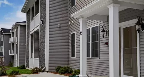 92 N Main St, West Boylston, MA 01583