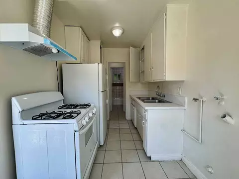 549 553 S Linden St585 - 595 E 6th St, Pomona, CA 91766