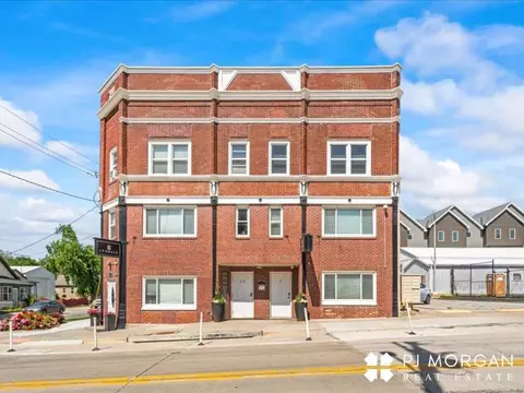 1052 S 20th St, Omaha, NE 68108