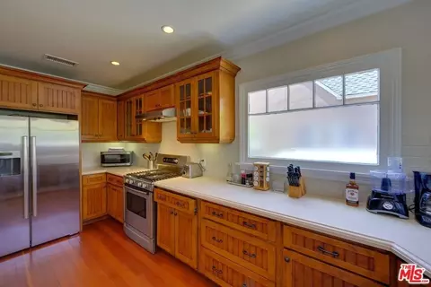 8704 Ashcroft Ave, West Hollywood, CA 90048