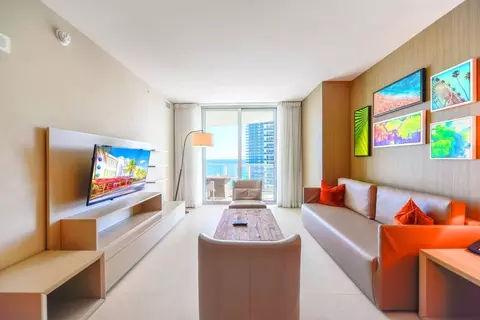 S Ocean Dr, Hollywood, FL 33019