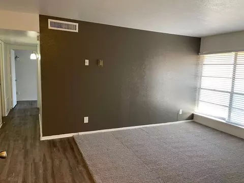 6864 Larmanda St, Dallas, TX 75231