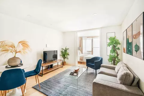 200 E 11th St, New York, NY 10003