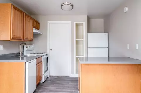 2440 SE 87th Ave, Portland, OR 97216