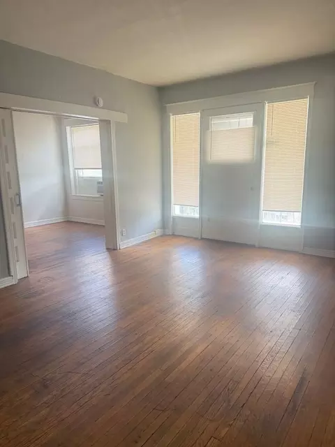112 E 43rd St, Kansas City, MO 64111