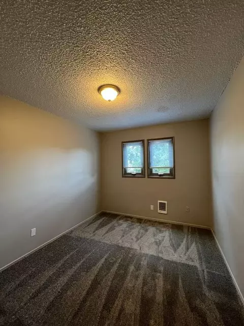 10329 NE Prescott St, Portland, OR 97220