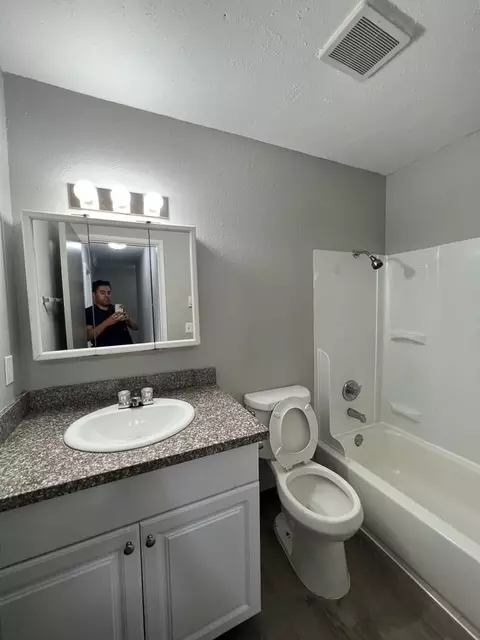 10329 NE Prescott St, Portland, OR 97220