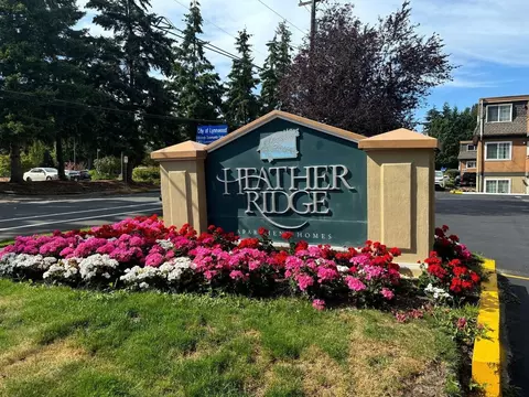 20427 68th Ave W, Lynnwood, WA 98036
