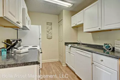 8502 E 66th Pl, Tulsa, OK 74133