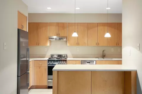 1570 Eustis St, Lauderdale, MN 55108