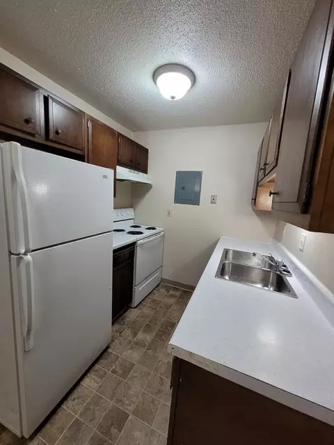 1440 Dakota Dr N, Fargo, ND 58102