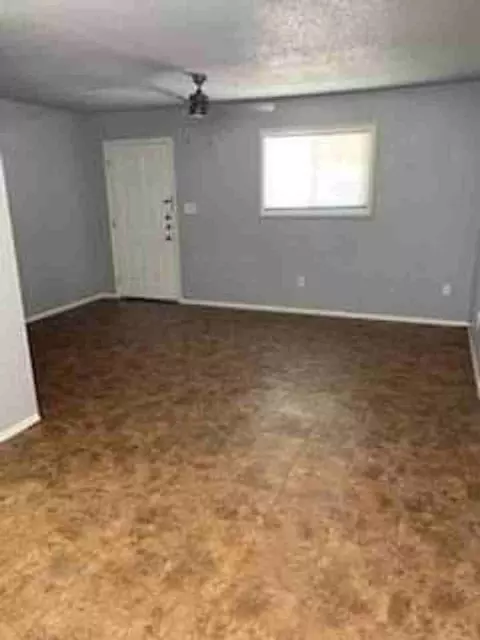 301 E 4th St, Weslaco, TX 78596 photo 3