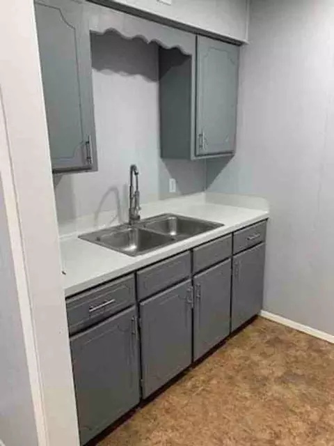 301 E 4th St, Weslaco, TX 78596 photo 4